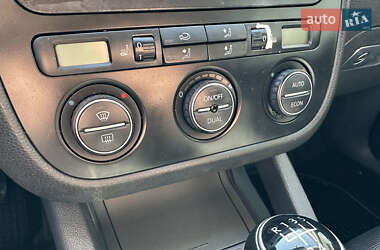 Хетчбек Volkswagen Golf 2006 в 