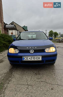 Хэтчбек Volkswagen Golf 2000 в 