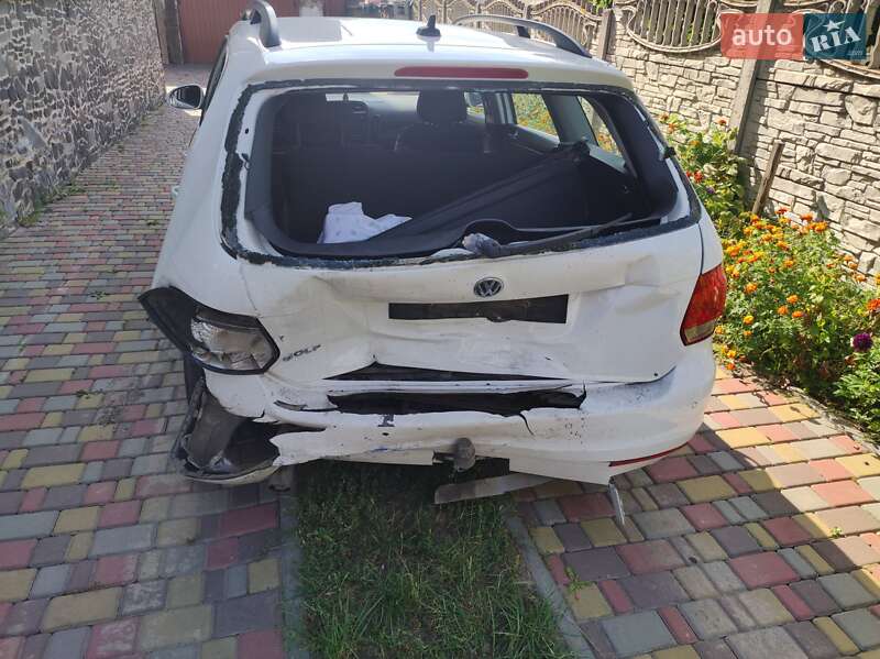 Універсал Volkswagen Golf 2011 в Костопілі