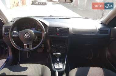 Хэтчбек Volkswagen Golf 2003 в 