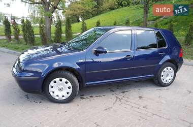 Хэтчбек Volkswagen Golf 2003 в 
