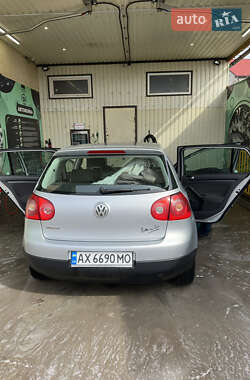 Хэтчбек Volkswagen Golf 2003 в Харькове