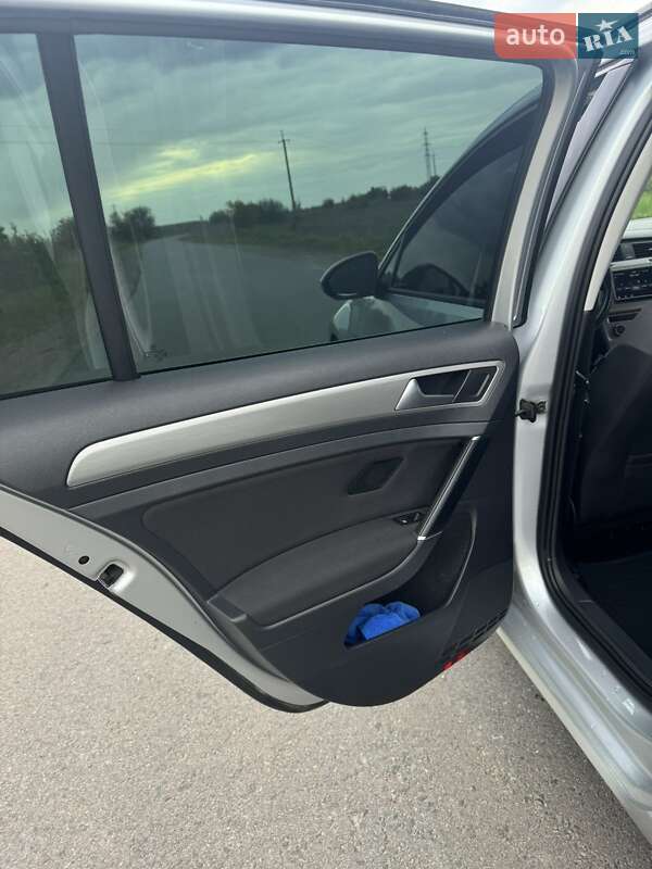 Универсал Volkswagen Golf 2016 в Львове фото 18 Универсал Volkswagen Golf 2016 в Львове