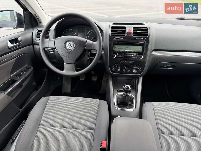 Універсал Volkswagen Golf 2009 в Вінниці