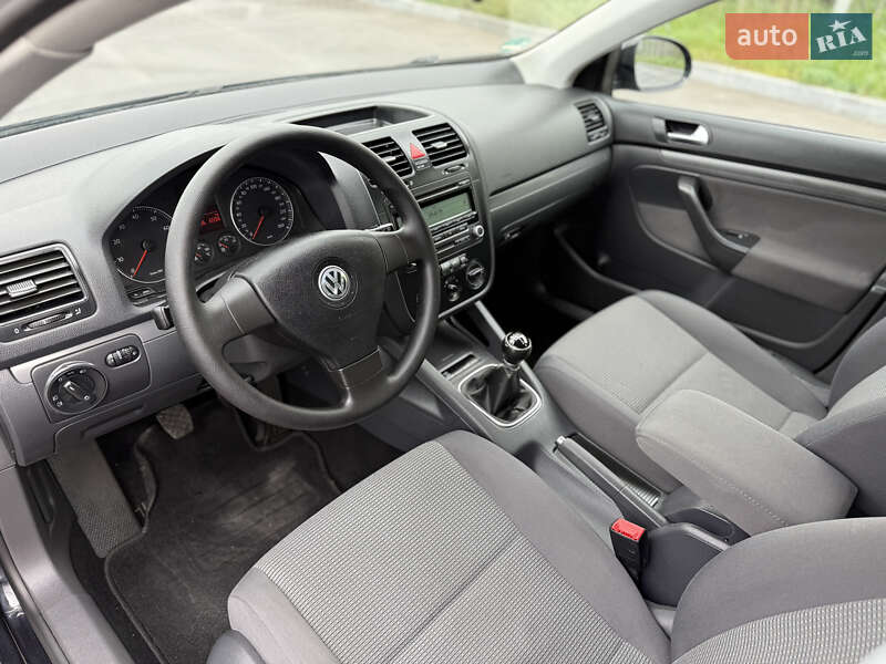 Універсал Volkswagen Golf 2009 в Вінниці