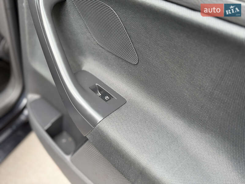 Універсал Volkswagen Golf 2009 в Вінниці