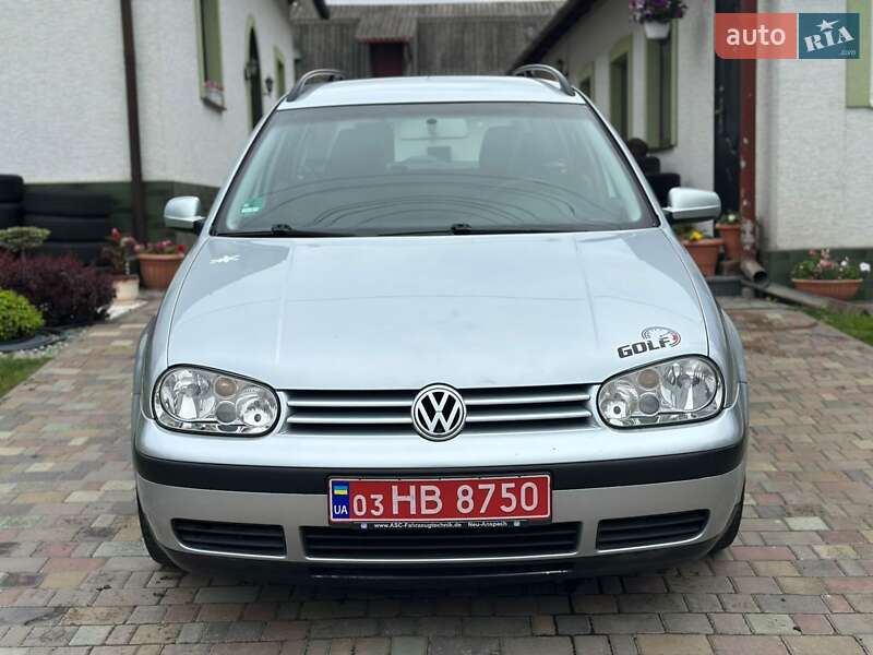 Универсал Volkswagen Golf 2003 в Бучаче