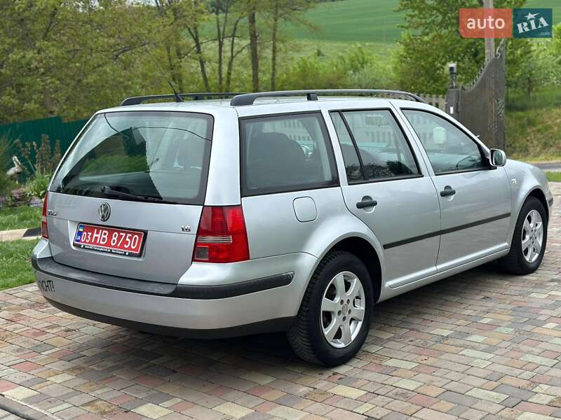 Универсал Volkswagen Golf 2003 в Бучаче