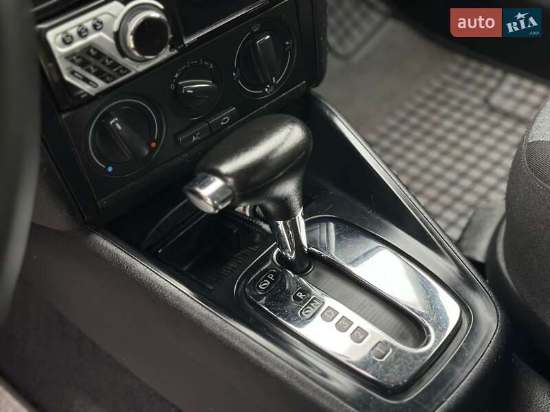 Универсал Volkswagen Golf 2003 в Бучаче
