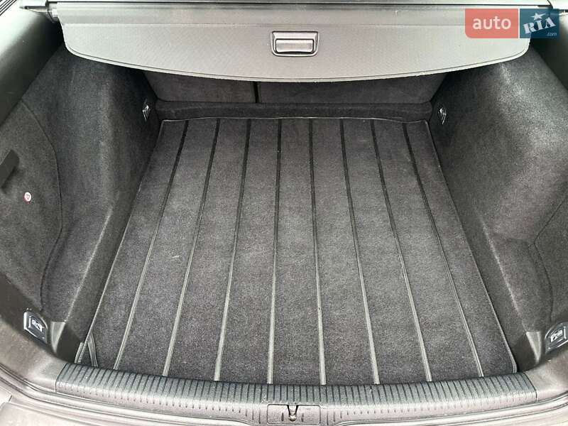 Универсал Volkswagen Golf 2003 в Бучаче