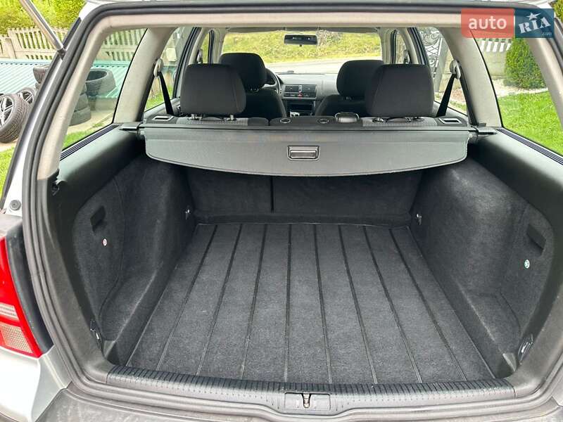 Универсал Volkswagen Golf 2003 в Бучаче