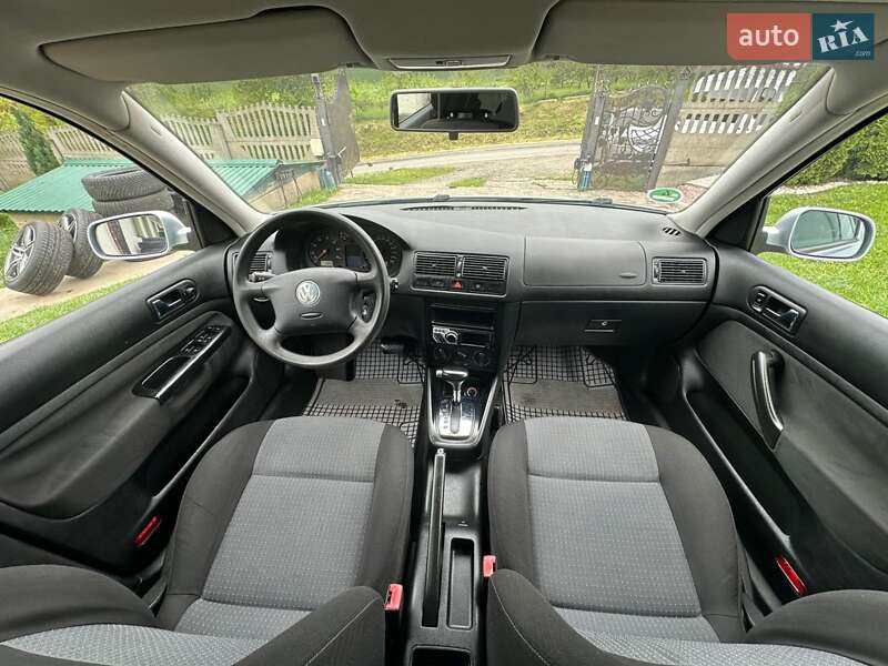 Универсал Volkswagen Golf 2003 в Бучаче