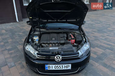 Хэтчбек Volkswagen Golf 2011 в 