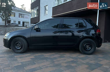 Хэтчбек Volkswagen Golf 2011 в 