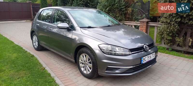 Хэтчбек Volkswagen Golf 2019 в Львове