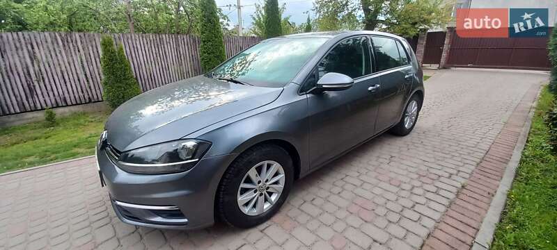 Хэтчбек Volkswagen Golf 2019 в Львове