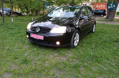 Хетчбек Volkswagen Golf 2006 в 