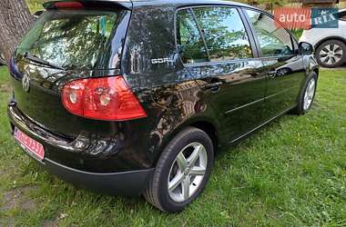 Хетчбек Volkswagen Golf 2006 в 