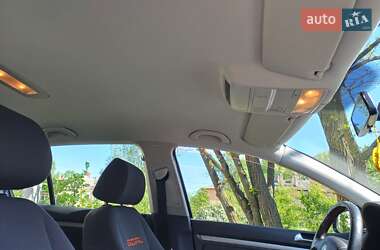 Хетчбек Volkswagen Golf 2006 в 