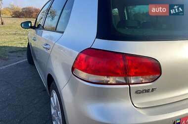Хэтчбек Volkswagen Golf 2011 в 