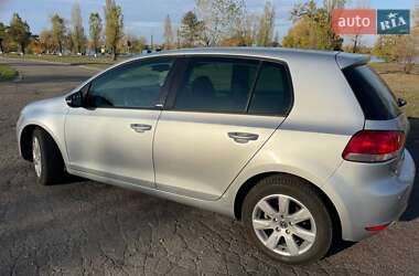 Хэтчбек Volkswagen Golf 2011 в 