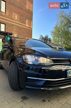 Універсал Volkswagen Golf 2019 в 