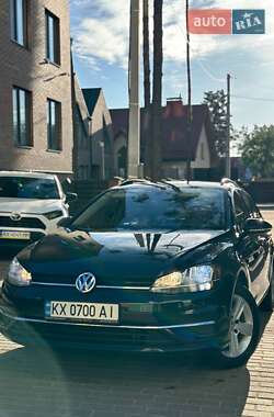 Универсал Volkswagen Golf 2019 в Киеве