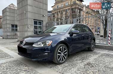 Хэтчбек Volkswagen Golf 2016 в Полтаве