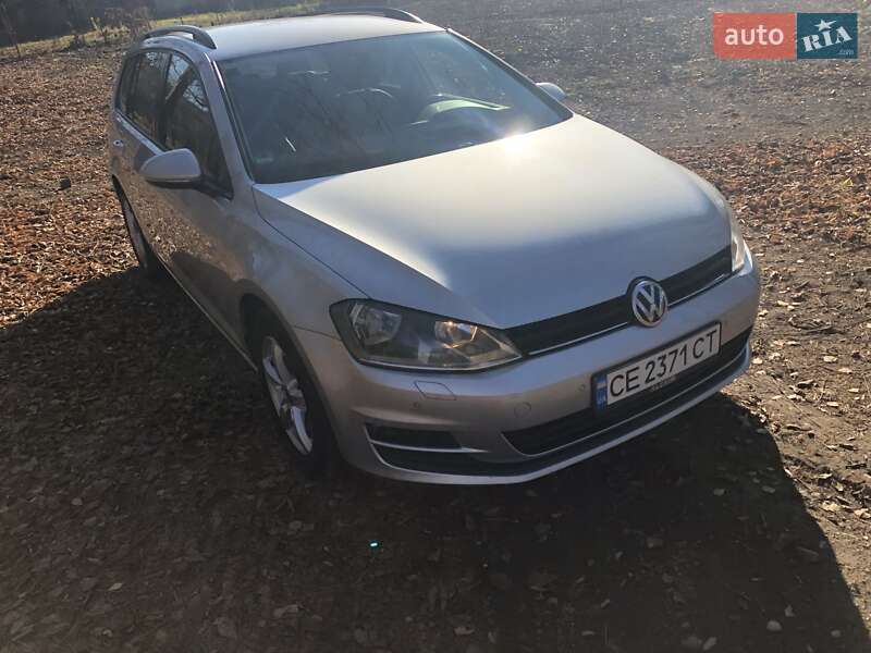 Універсал Volkswagen Golf 2013 в Чернівцях