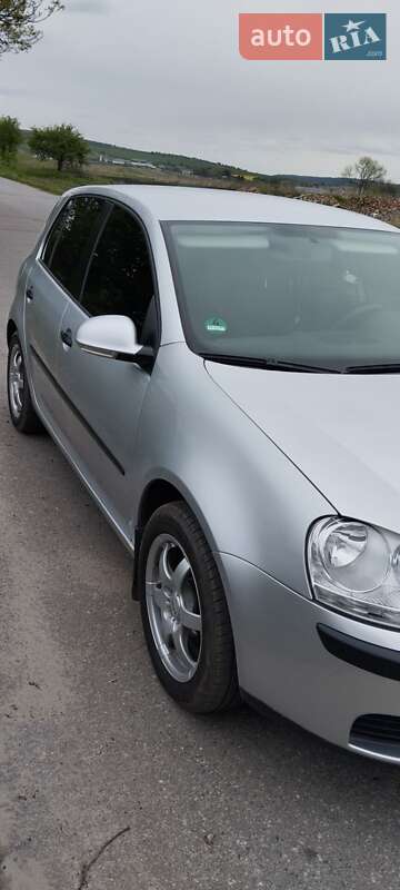 Volkswagen Golf 2004