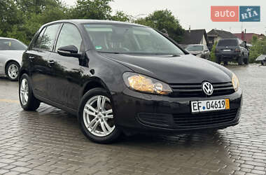 Хетчбек Volkswagen Golf 2011 в 