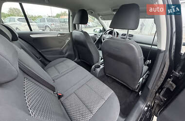 Хетчбек Volkswagen Golf 2011 в 