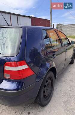 Хетчбек Volkswagen Golf 2003 в 