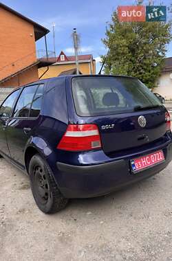 Хетчбек Volkswagen Golf 2003 в 