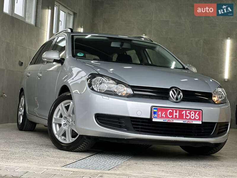 Універсал Volkswagen Golf 2010 в 