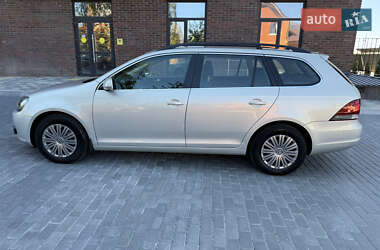Універсал Volkswagen Golf 2010 в 