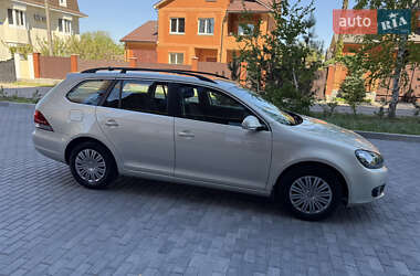 Універсал Volkswagen Golf 2010 в 