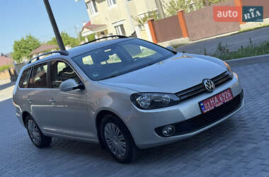 Універсал Volkswagen Golf 2010 в 