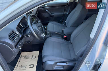 Універсал Volkswagen Golf 2010 в 