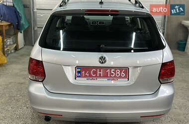 Універсал Volkswagen Golf 2010 в 
