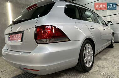 Універсал Volkswagen Golf 2010 в 
