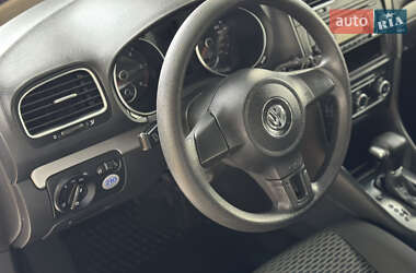Універсал Volkswagen Golf 2010 в 