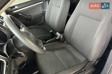 Універсал Volkswagen Golf 2010 в 