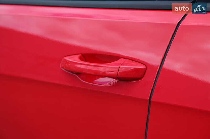 Хетчбек Volkswagen Golf 2018 в Києві