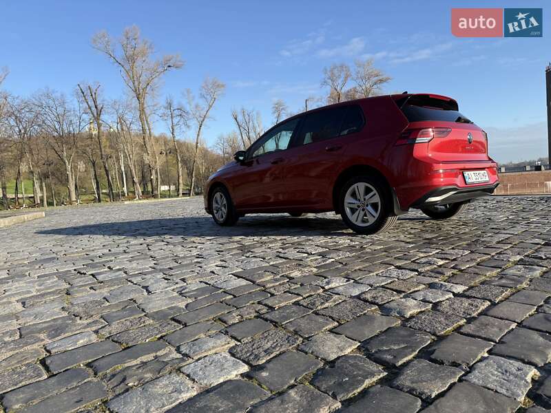 Хэтчбек Volkswagen Golf 2021 в Киеве