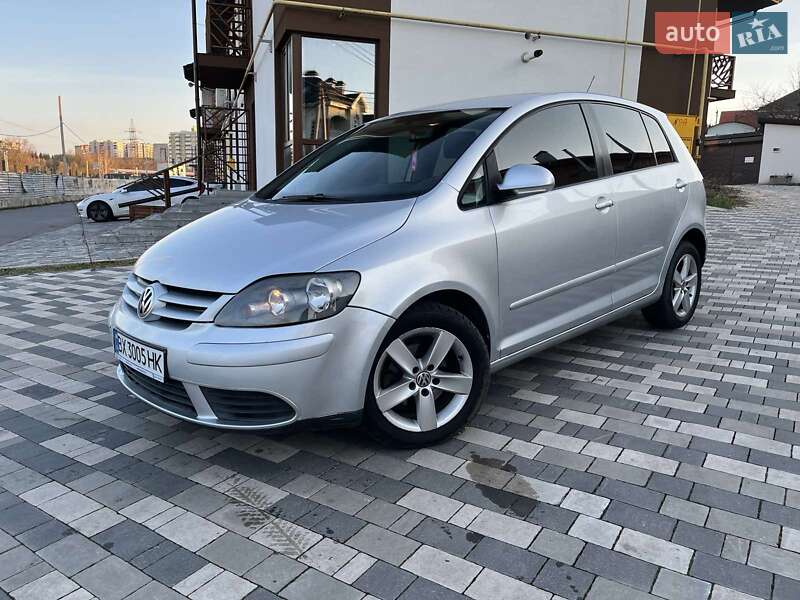 Хетчбек Volkswagen Golf 2005 в Хмельницькому