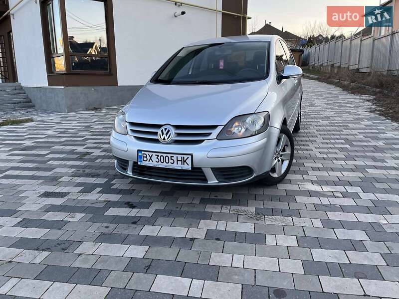 Хетчбек Volkswagen Golf 2005 в Хмельницькому