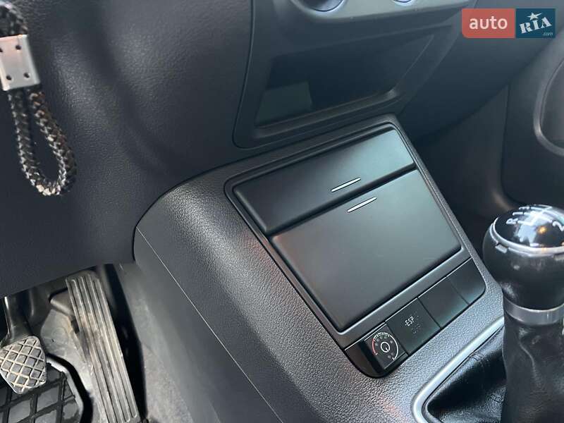 Хетчбек Volkswagen Golf 2005 в Хмельницькому