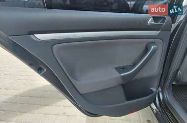 Хэтчбек Volkswagen Golf 2007 в 