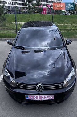 Хетчбек Volkswagen Golf 2010 в 